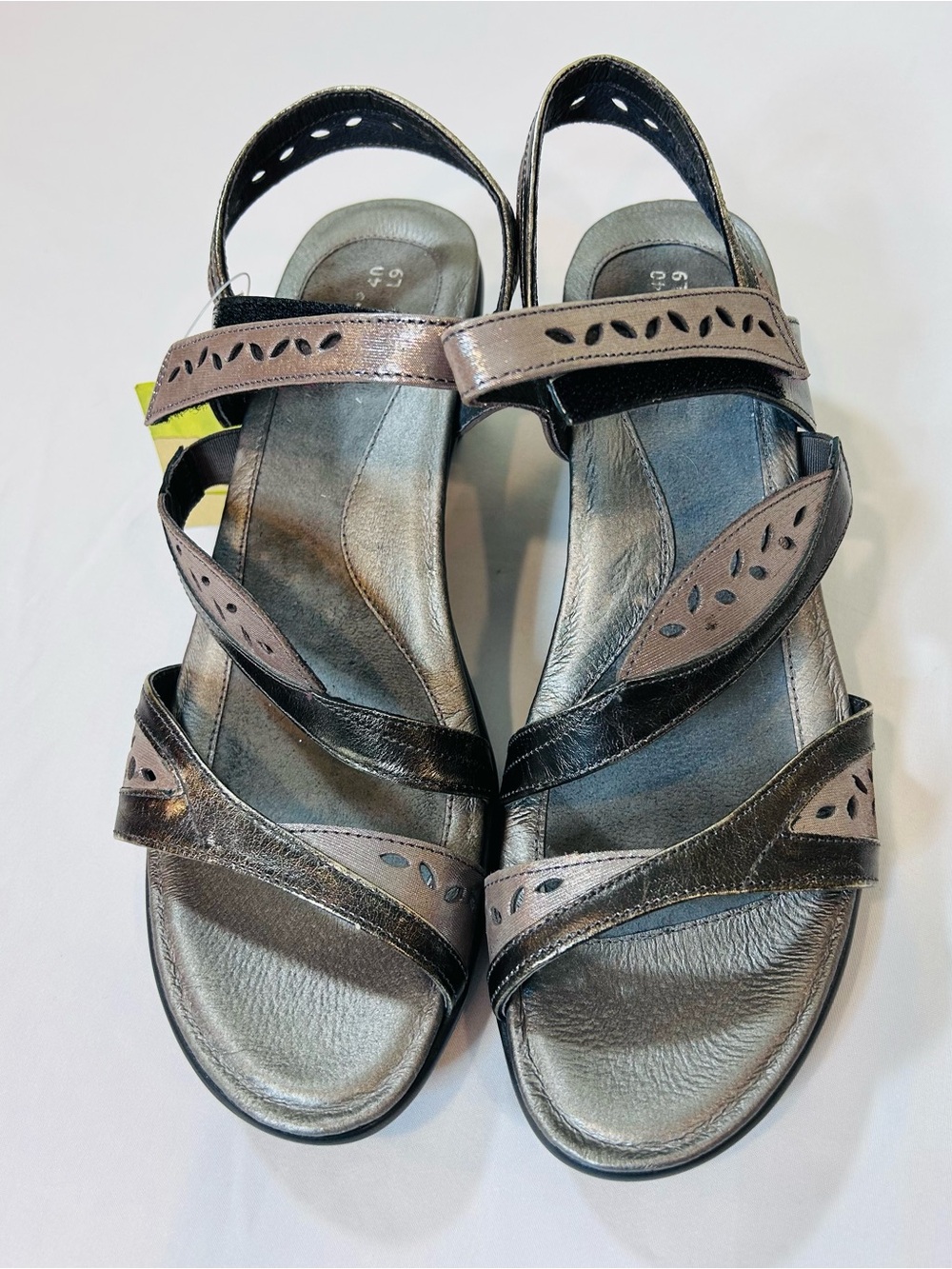 Naot Metallic Silver Leather Low Heel Sandal Adjustable Strap Size 9-9.5 NWT